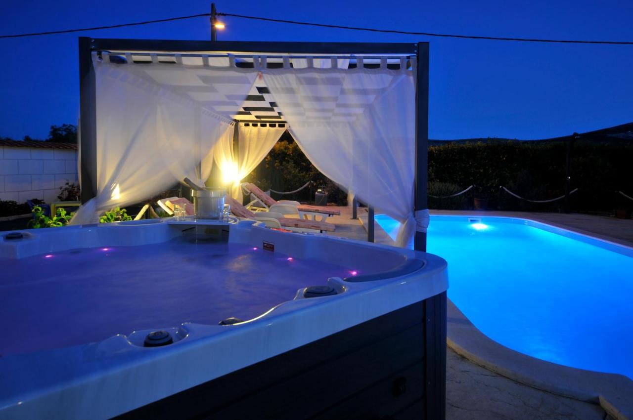 Beautiful Holiday Home "Villa Luka" Kaštel Štafilić 외부 사진