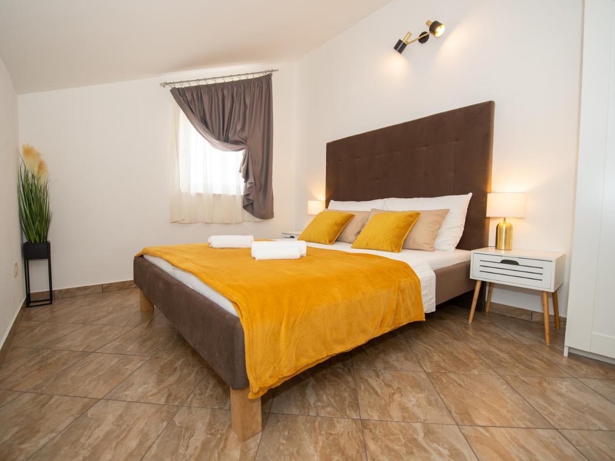 Beautiful Holiday Home "Villa Luka" Kaštel Štafilić 외부 사진