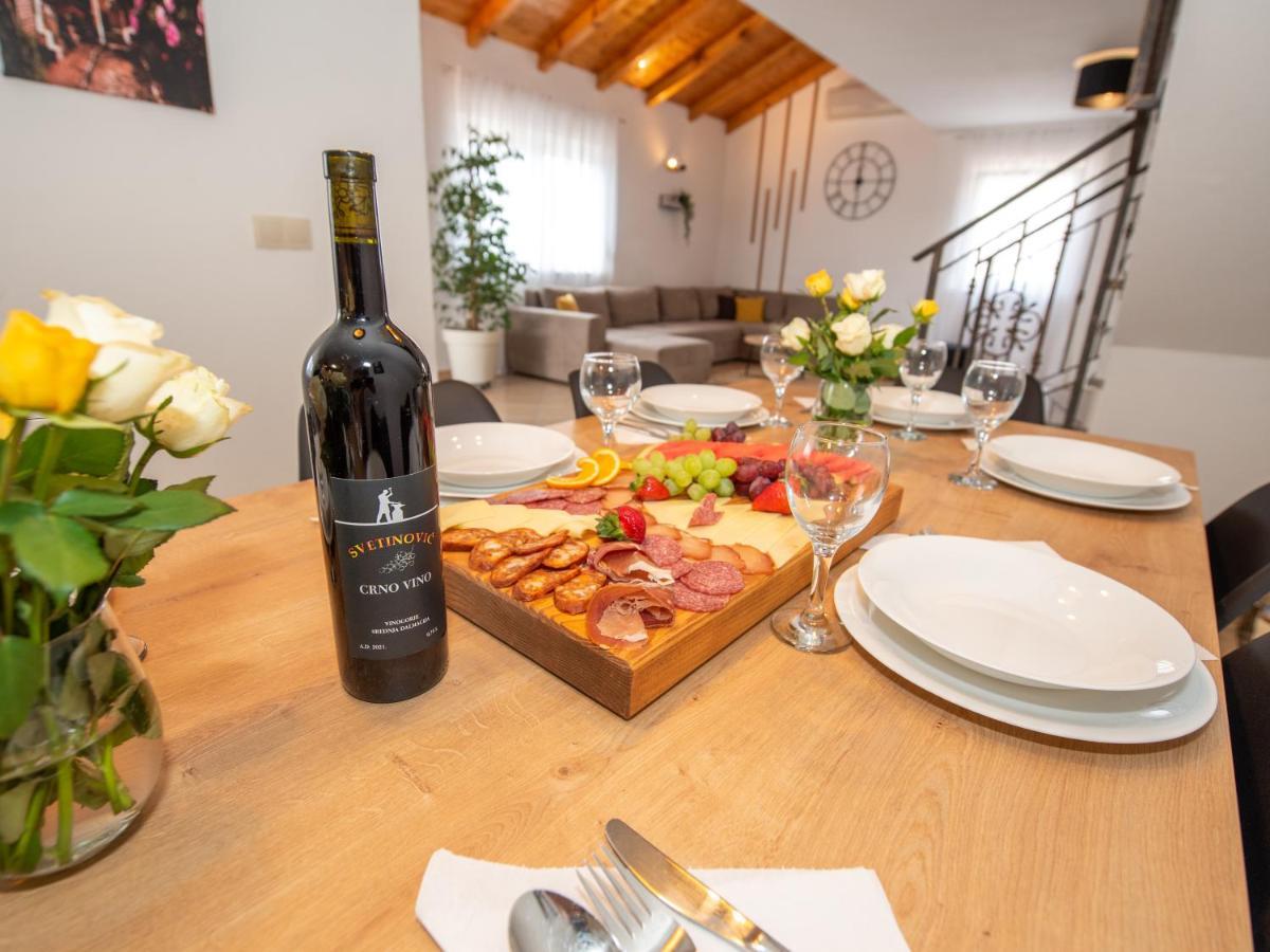 Beautiful Holiday Home "Villa Luka" Kaštel Štafilić 외부 사진