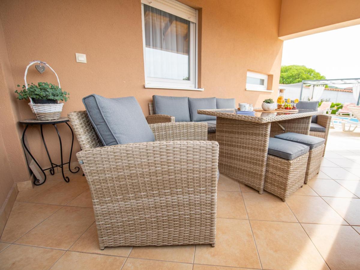 Beautiful Holiday Home "Villa Luka" Kaštel Štafilić 외부 사진