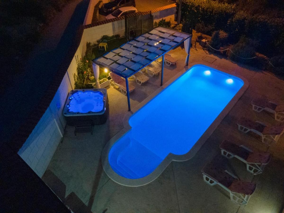 Beautiful Holiday Home "Villa Luka" Kaštel Štafilić 외부 사진